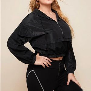 DROP SHOULDER WIND BREAKER. NWOT